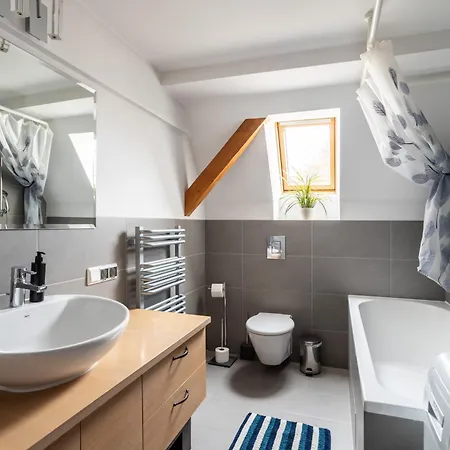 Victus Apartamenty, Royal Daire