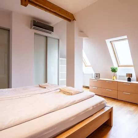 Victus Apartamenty, Royal شقة *
